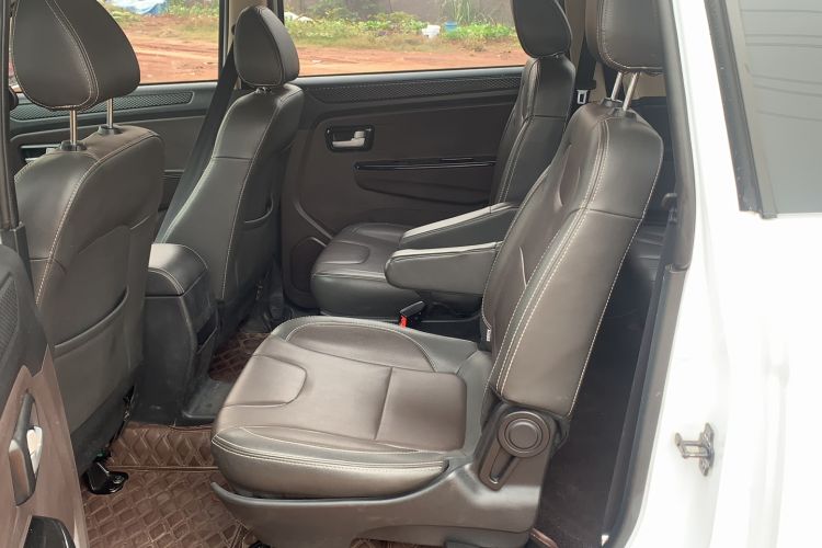 Used Dongfeng Fengon 330 2019 1.5L 330S Manual Comfort Version China VI Standard Interior 1