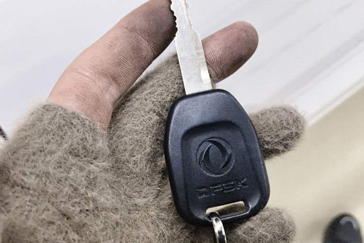 Used Dongfeng Fengon 330 2019 1.5L 330S Manual Comfort Version China VI Standard Interior 1