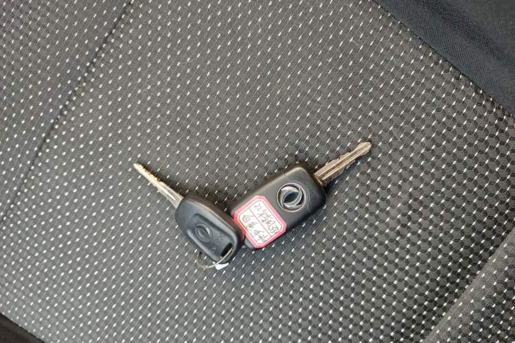 Used Dongfeng Fengon 330 2019 1.5L Manual Practical II China VI Interior 1