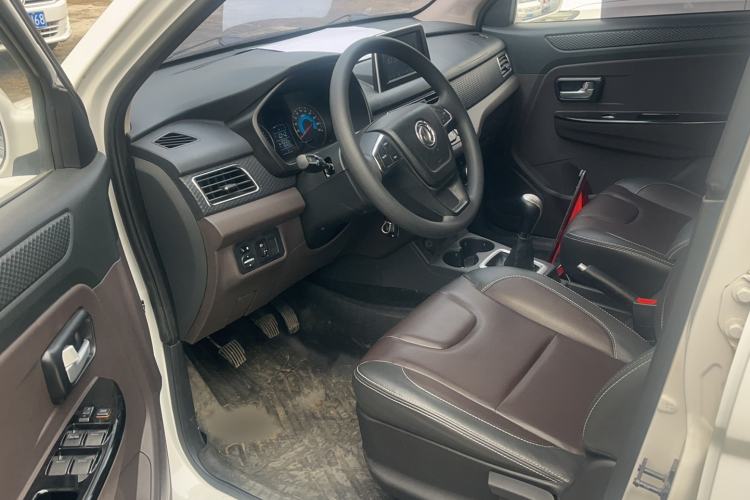 Used Dongfeng Fengon 330 2019 1.5L 330S Manual Comfort Version China VI Standard Interior 1