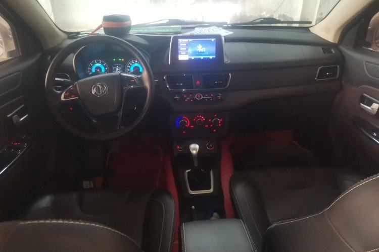 Used Dongfeng Fengon 330 2019 1.5L 330S Manual Comfort Version China VI Standard Interior 2