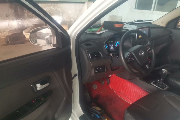 Used Dongfeng Fengon 330 2019 1.5L 330S Manual Comfort Version China VI Standard Interior 3