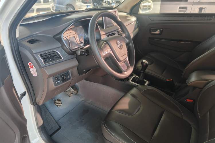 Used Dongfeng Fengon 330 2019 1.5L 330S Manual Comfort Version China VI Standard Interior 5