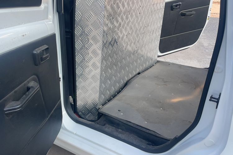 Used Dongfeng Fengon 330 2019 1.5L 330S Manual Luxury Van China VI Standard Interior 5
