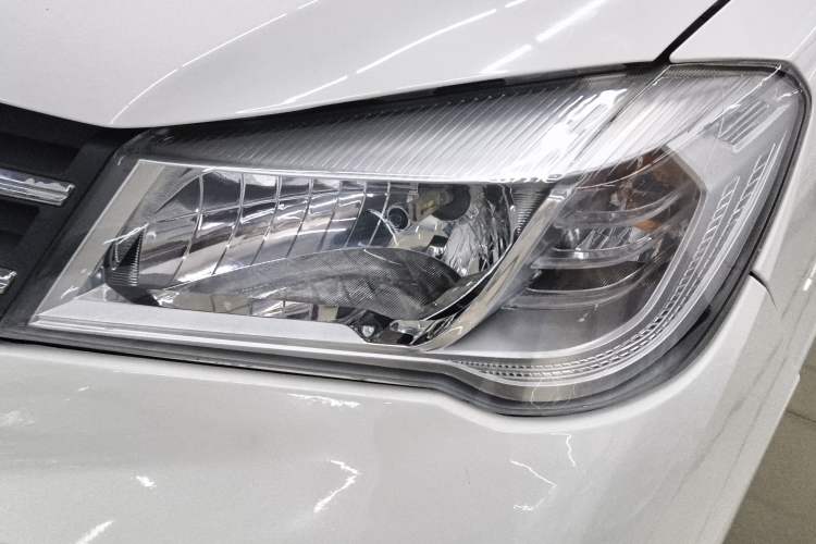 Used Dongfeng Fengon 330 2019 1.5L 330S Manual Comfort Version China VI Standard Left Front Headlight