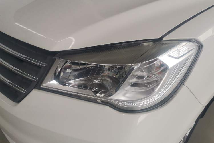 Used Dongfeng Fengon 330 2019 1.5L 330S Manual Comfort Version China VI Standard Left Front Headlight