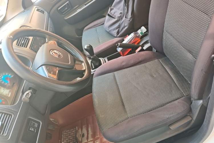 Used Dongfeng Fengon 330 2019 1.5L Manual Utility Grade I China VI Left Front Seat
