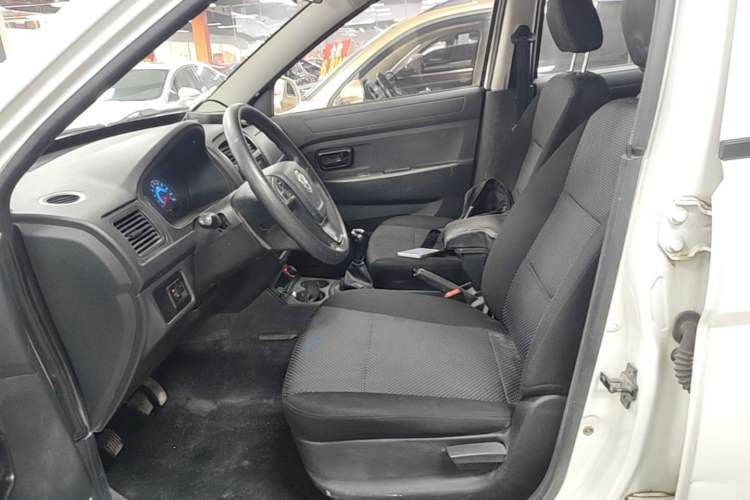 Used Dongfeng Fengon 330 2019 1.5L Manual Utility Grade I China VI Left Front Seat