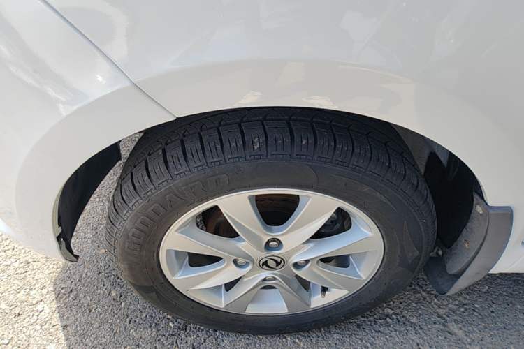Used Dongfeng Fengon 330 2019 1.5L Manual Practical II China VI Left Front Wheel Hub