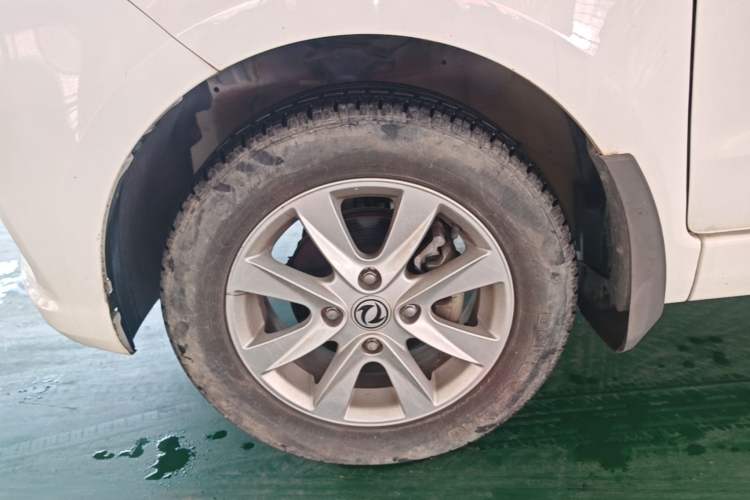 Used Dongfeng Fengon 330 2019 1.5L 330S Manual Luxury Van China VI Standard Left Front Wheel Hub