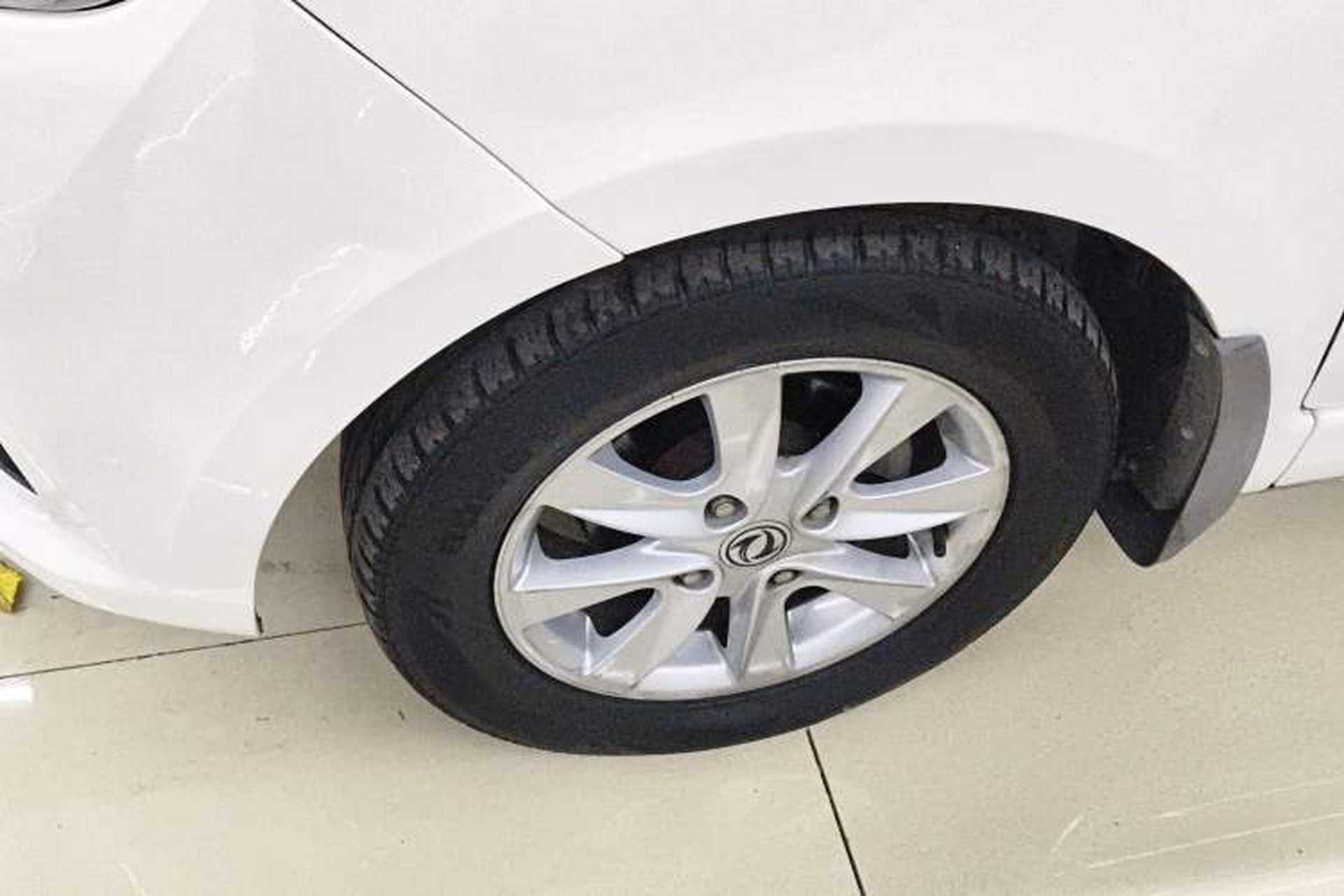 Used Dongfeng Fengon 330 2019 1.5L 330S Manual Comfort Version China VI Standard Left Front Wheel Hub