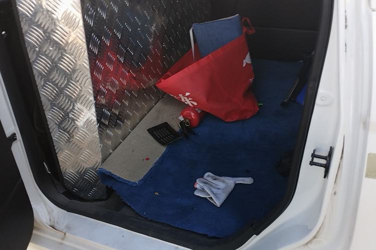 Used Dongfeng Fengon 330 2019 1.5L 330S Manual Luxury Van China VI Standard Left Rear Seat