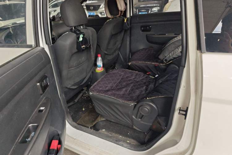 Used Dongfeng Fengon 330 2019 1.5L Manual Practical II China VI Left Rear Seat