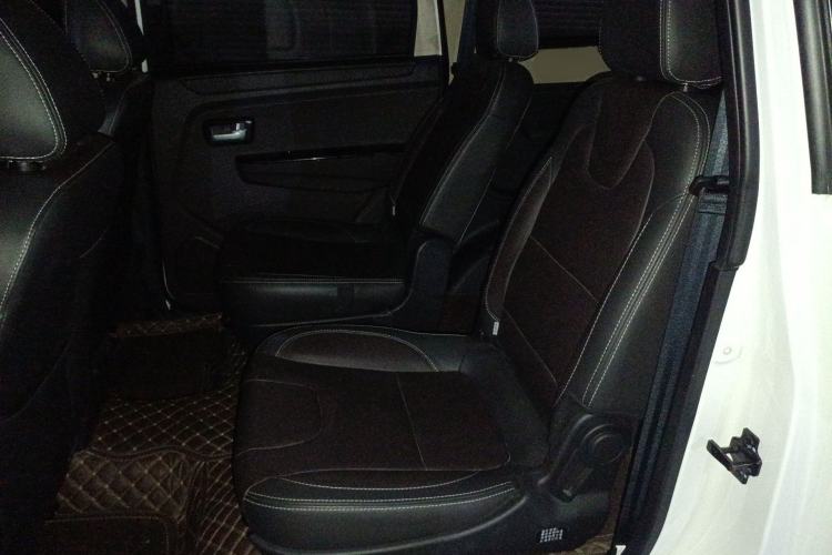 Used Dongfeng Fengon 330 2019 1.5L 330S Manual Comfort Version China VI Standard Left Rear Seat