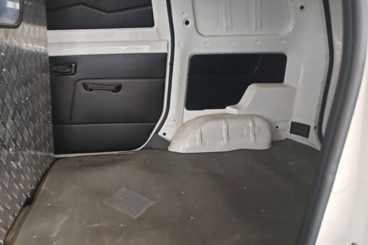 Used Dongfeng Fengon 330 2019 1.5L 330S Manual Luxury Van China VI Standard Left Rear Seat