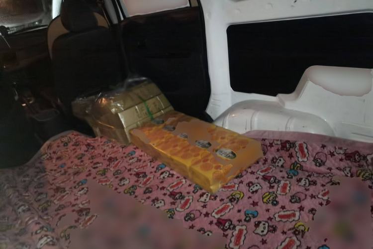 Used Dongfeng Fengon 330 2019 1.5L 330S Manual Luxury Van China VI Standard Left Rear Seat