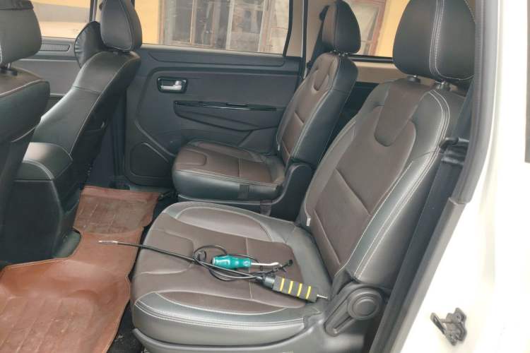 Used Dongfeng Fengon 330 2019 1.5L 330S Manual Comfort Version China VI Standard Left Rear Seat