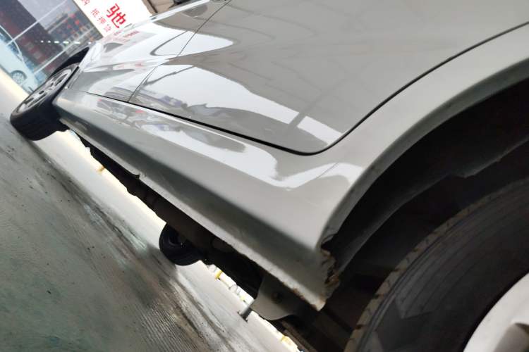 Used Dongfeng Fengon 330 2019 1.5L Manual Utility Grade I China VI Left Side Sill