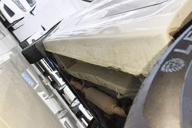Used Dongfeng Fengon 330 2019 1.5L 330S Manual Comfort Version China VI Standard Left Side Sill