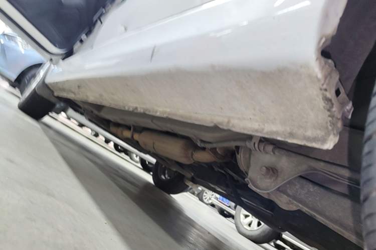 Used Dongfeng Fengon 330 2019 1.5L Manual Utility Grade I China VI Left Side Sill