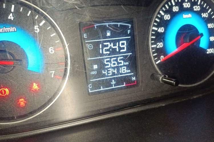 Used Dongfeng Fengon 330 2019 1.5L 330S Manual Comfort Version China VI Standard Odometer Close Up