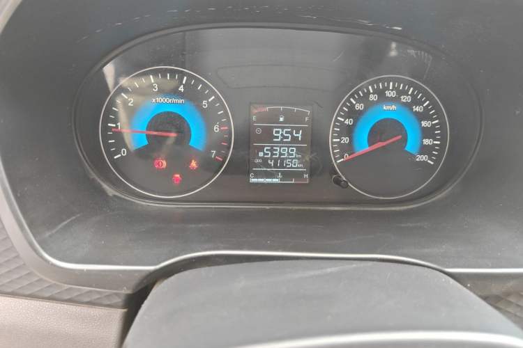 Used Dongfeng Fengon 330 2019 1.5L 330S Manual Comfort Version China VI Standard Odometer Close Up
