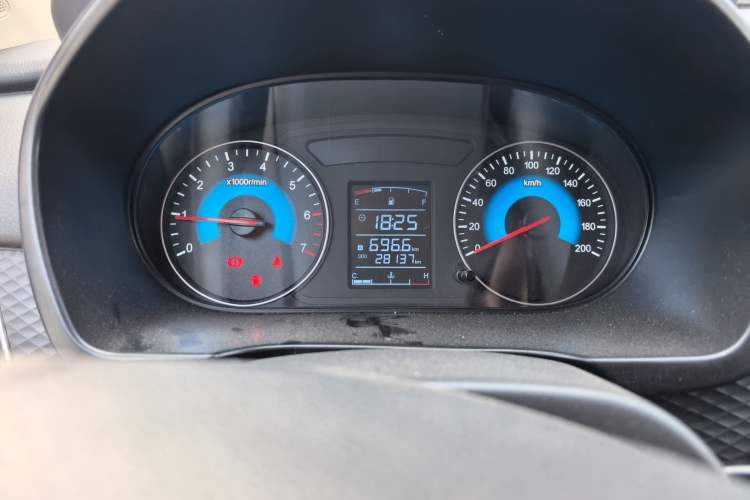 Used Dongfeng Fengon 330 2019 1.5L 330S Manual Comfort Version China VI Standard Odometer Close Up