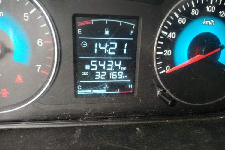 Used Dongfeng Fengon 330 2019 1.5L 330S Manual Comfort Version China VI Standard Odometer Close Up