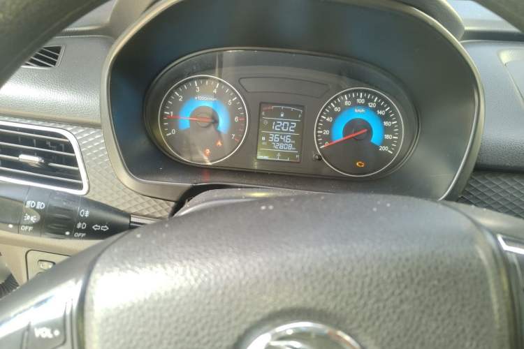 Used Dongfeng Fengon 330 2019 1.5L 330S Manual Comfort Version China VI Standard Odometer Close Up