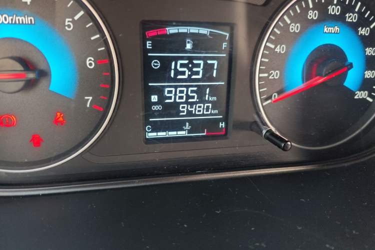 Used Dongfeng Fengon 330 2019 1.5L 330S Manual Comfort Version China VI Standard Odometer Close Up