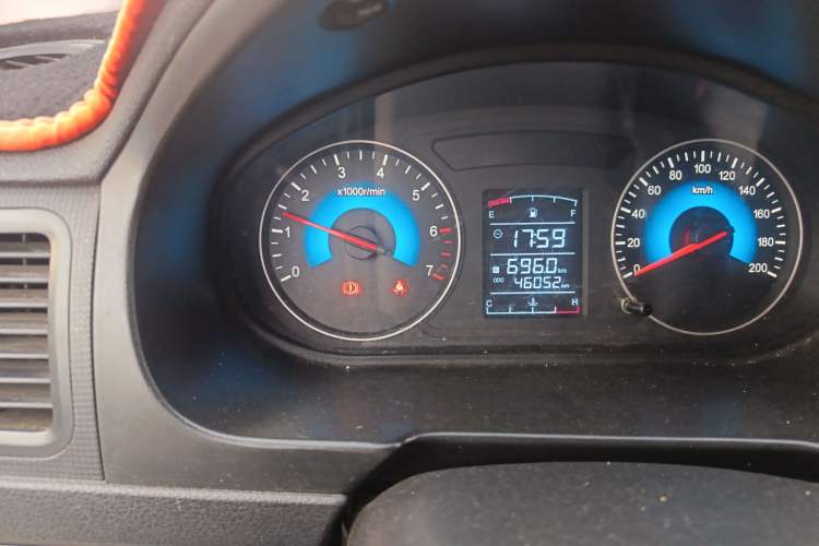 Used Dongfeng Fengon 330 2019 1.5L Manual Practical II China VI Odometer Close Up
