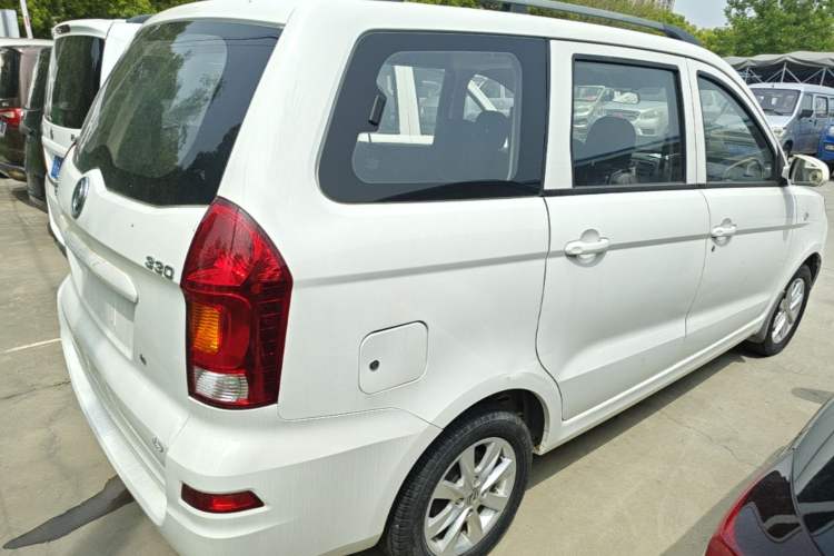 Used Dongfeng Fengon 330 2019 1.5L Manual Practical II China VI Rear Right 45 Deg