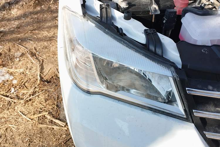 Used Dongfeng Fengon 330 2019 1.5L 330S Manual Luxury Van China VI Standard Right Front Headlight