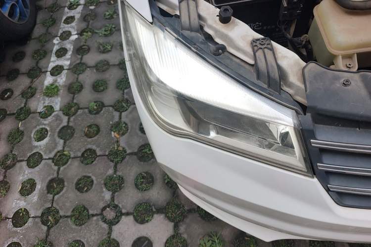 Used Dongfeng Fengon 330 2019 1.5L 330S Manual Luxury Van China VI Standard Right Front Headlight