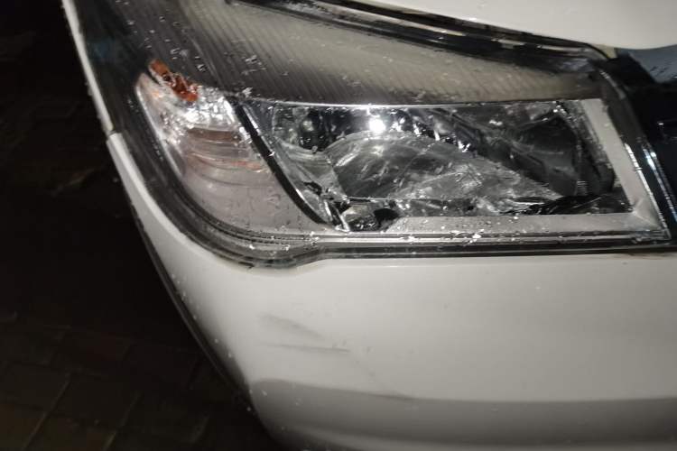 Used Dongfeng Fengon 330 2019 1.5L 330S Manual Luxury Van China VI Standard Right Front Headlight