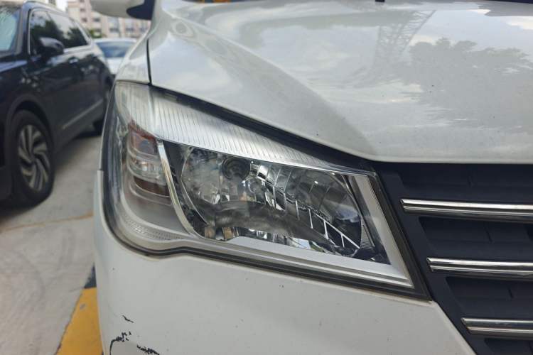 Used Dongfeng Fengon 330 2019 1.5L 330S Manual Comfort Version China VI Standard Right Front Headlight