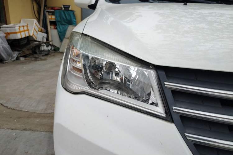 Used Dongfeng Fengon 330 2019 1.5L 330S Manual Comfort Version China VI Standard Right Front Headlight