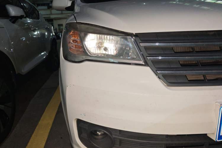 Used Dongfeng Fengon 330 2019 1.5L 330S Manual Comfort Version China VI Standard Right Front Headlight