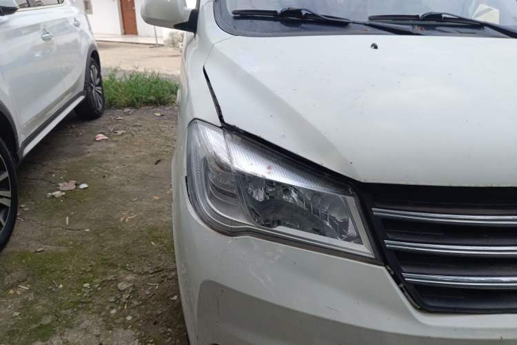 Used Dongfeng Fengon 330 2019 1.5L 330S Manual Comfort Version China VI Standard Right Front Headlight