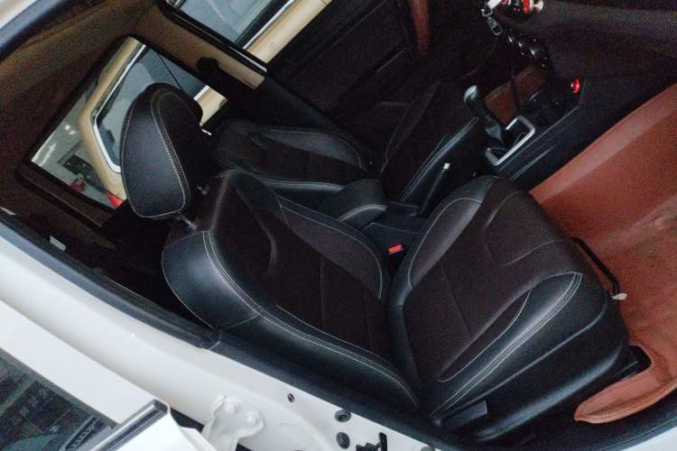 Used Dongfeng Fengon 330 2019 1.5L 330S Manual Comfort Version China VI Standard Right Front Seat