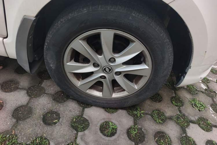 Used Dongfeng Fengon 330 2019 1.5L 330S Manual Luxury Van China VI Standard Right Front Wheel Hub