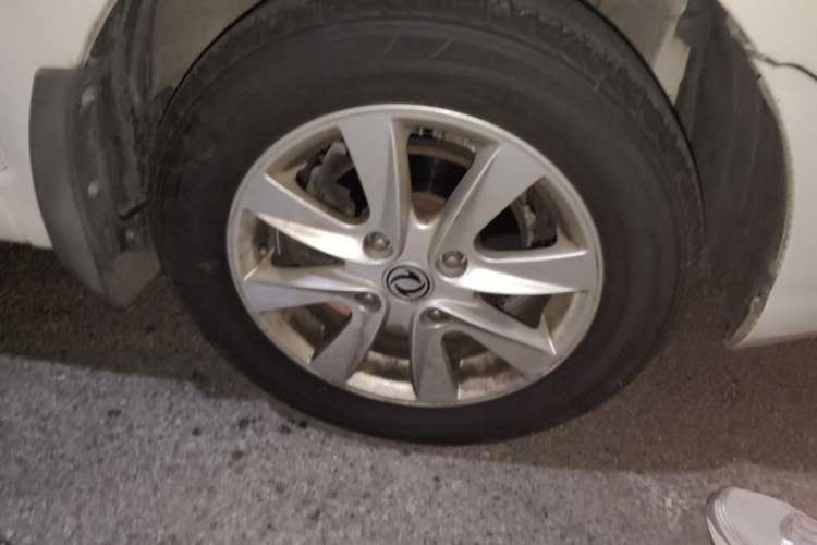Used Dongfeng Fengon 330 2019 1.5L Manual Practical II China VI Right Front Wheel Hub
