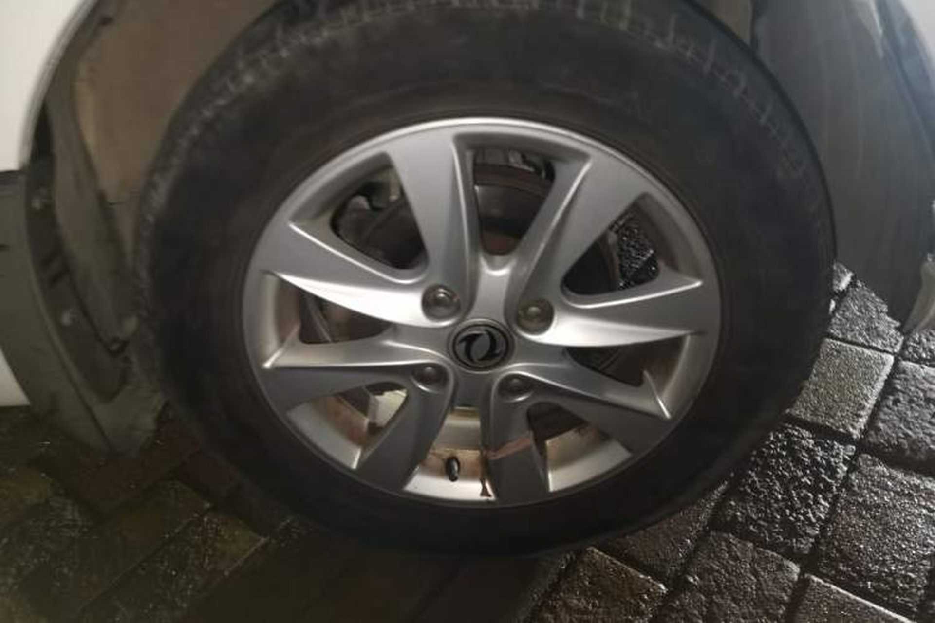Used Dongfeng Fengon 330 2019 1.5L 330S Manual Luxury Van China VI Standard Right Front Wheel Hub