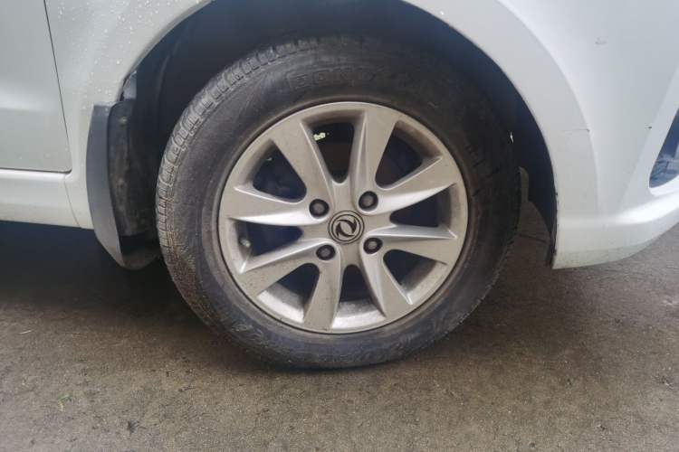 Used Dongfeng Fengon 330 2019 1.5L Manual Practical II China VI Right Front Wheel Hub