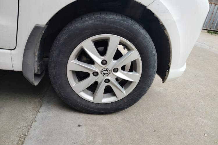 Used Dongfeng Fengon 330 2019 1.5L 330S Manual Comfort Version China VI Standard Right Front Wheel Hub