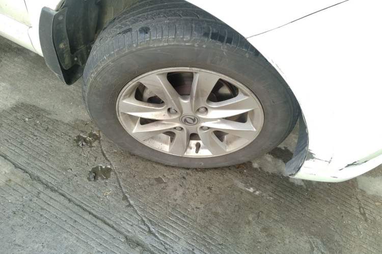 Used Dongfeng Fengon 330 2019 1.5L 330S Manual Comfort Version China VI Standard Right Front Wheel Hub