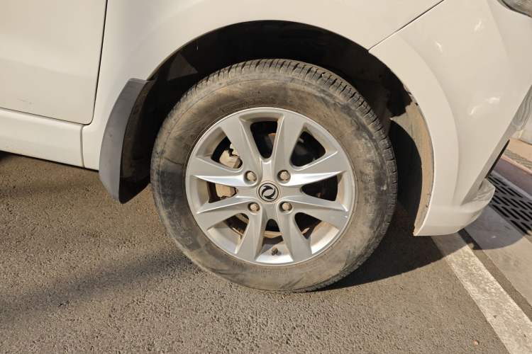 Used Dongfeng Fengon 330 2019 1.5L 330S Manual Comfort Version China VI Standard Right Front Wheel Hub
