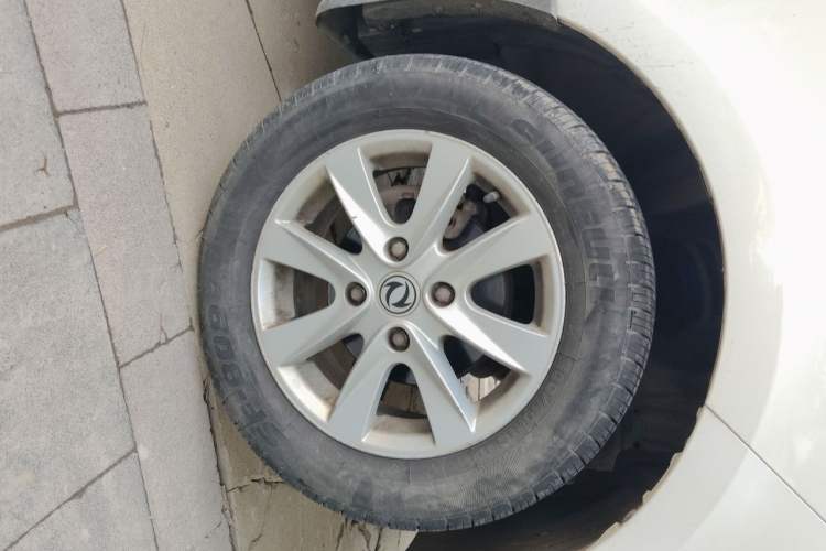 Used Dongfeng Fengon 330 2019 1.5L 330S Manual Luxury Edition China VI Standard Right Front Wheel Hub