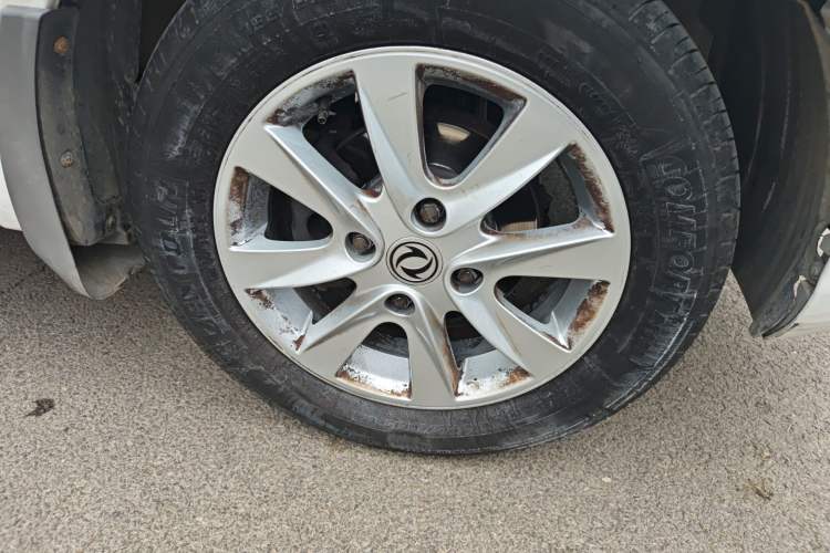 Used Dongfeng Fengon 330 2019 1.5L 330S Manual Comfort Version China VI Standard Right Front Wheel Hub