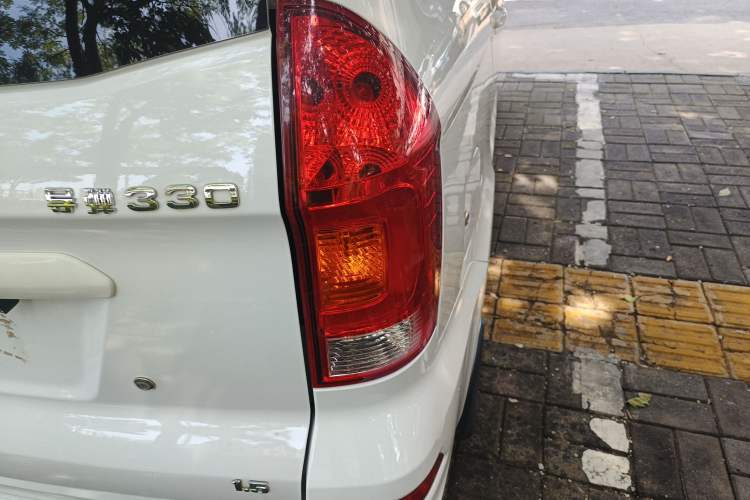 Used Dongfeng Fengon 330 2019 1.5L Manual Utility Grade I China VI Right Rear Taillight
